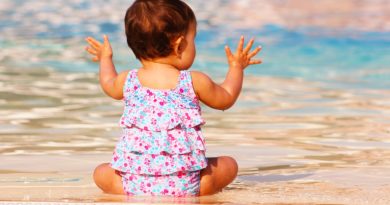 Baby Family Happiness Joy Child  - courtneyleahbliss / Pixabay