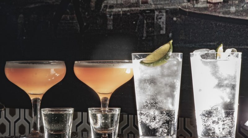 Cocktails Pornstar Martini Drinks  - robert84ak / Pixabay