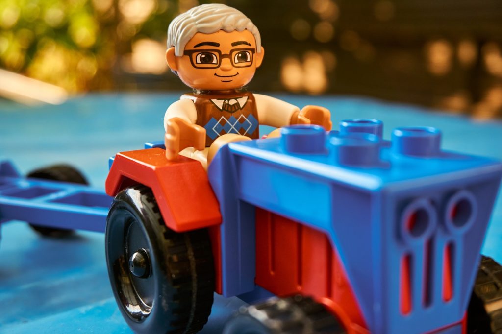 Figure Toys Lego Duplo Auto - distelAPPArath / Pixabay