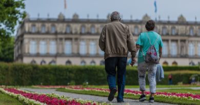 Old Couple Retirement Walk Senior  - Erich_rg / Pixabay