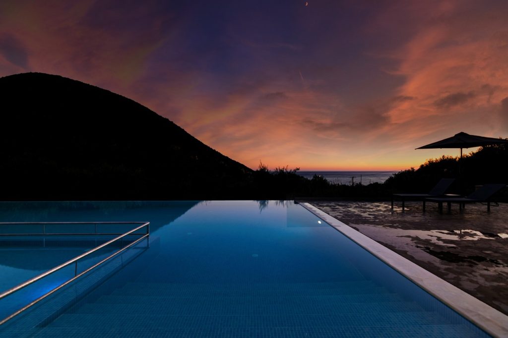 Pool Summer Greece Water - Photos_kast / Pixabay