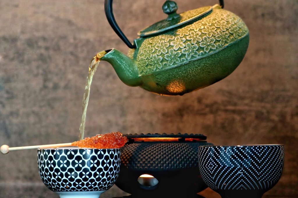 Tee Casting Black Tea Pour Tea - Tho-Ge / Pixabay
