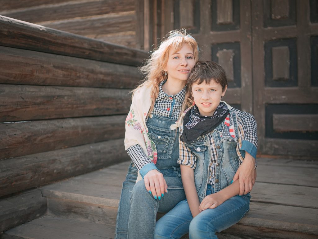 Family Retro Vintage Old Style Old - Victoria_Borodinova / Pixabay