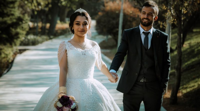 Newlyweds Marriage  - OlcayErtem / Pixabay