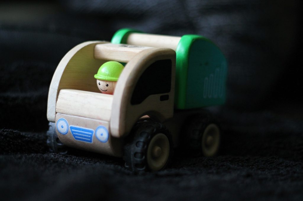 Toy Children Auto Toy Car Dustman - PetraSolajova / Pixabay