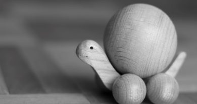 Wooden Figure Figure Wood Handwork  - un-perfekt / Pixabay