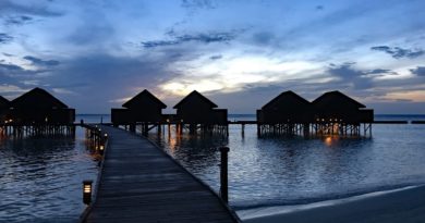 Water Bungalow Beach Water Bungalow  - JBi-Weisendorf / Pixabay