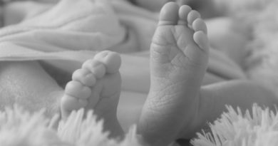 Baby Feet Black And White Infant  - pascalepp / Pixabay