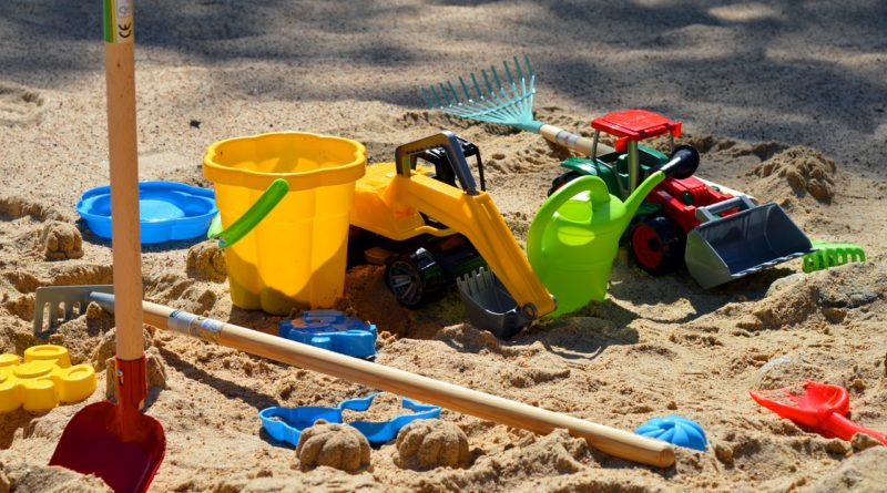 Sandpit Sand Box Toy Sand - neelam279 / Pixabay