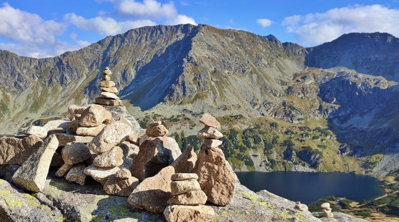 Mountains Rocks Peak  - DominikaKukulka / Pixabay